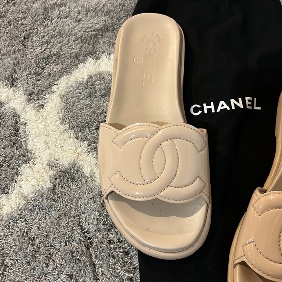 Womens Chanel slides - Picture 4 of 7